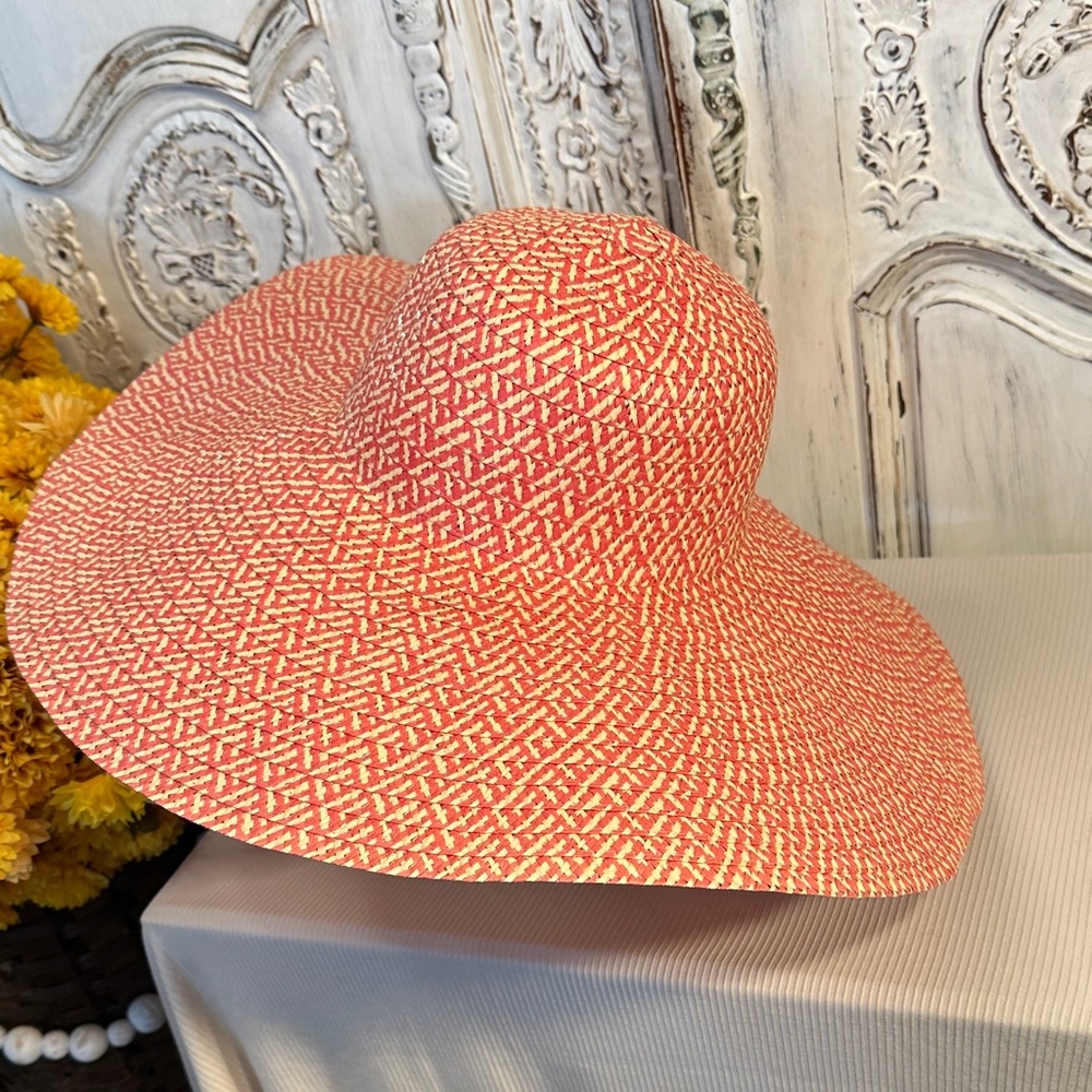 Oversized Stylish Coral Red and Cream Wide Brim Vacation Hat - Picture 2 of 5